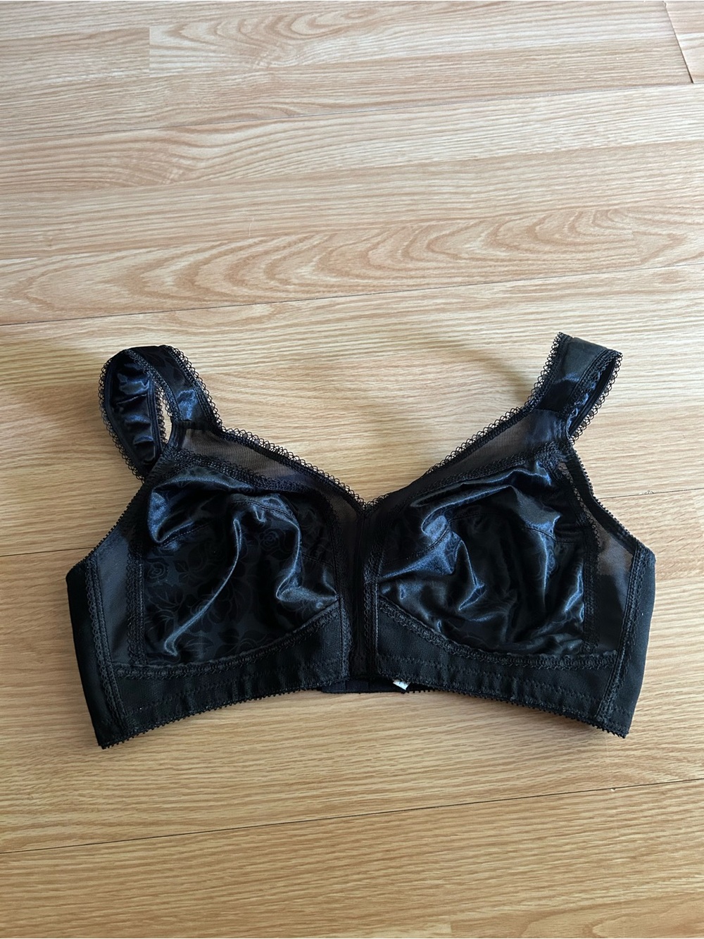 Playtex 18 Hour Black Lace Bra 38C